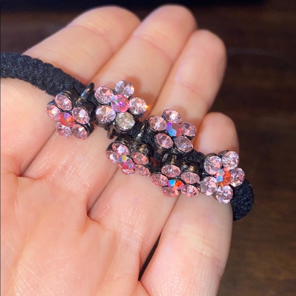 Flower hair tie